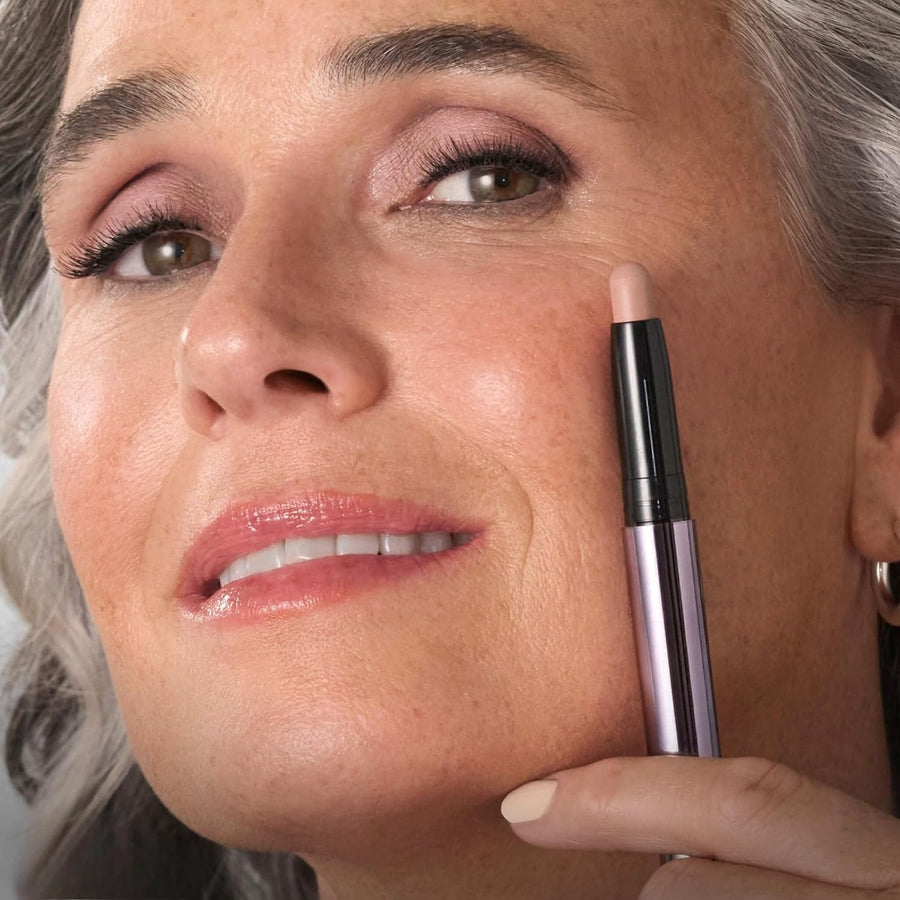 Cream-to-Powder Eyeshadow Stick